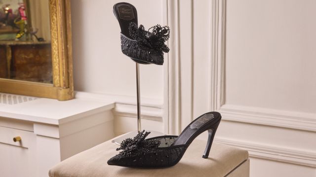 من مجموعة Roger Vivier لربيع وصيف 2027
