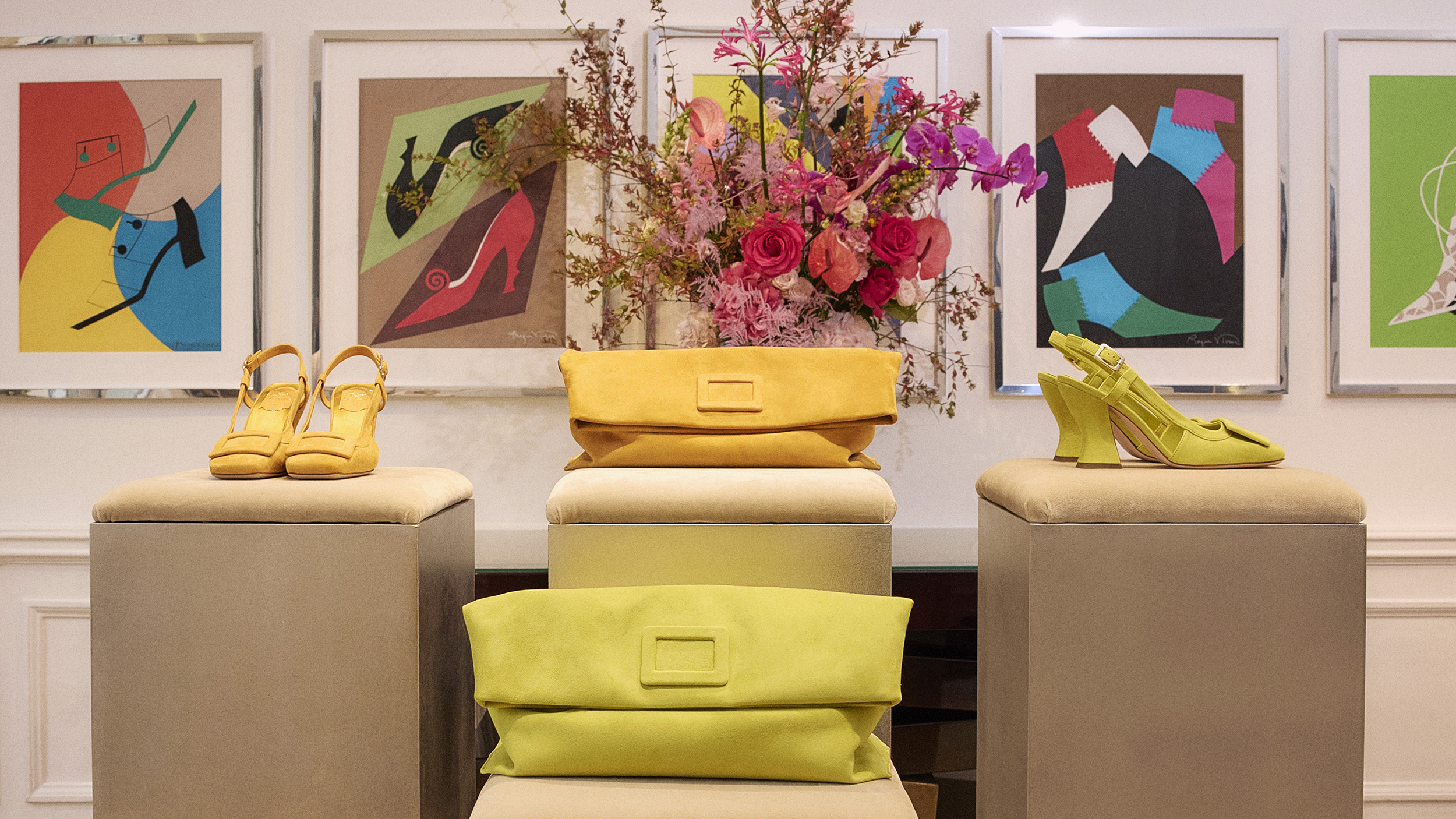 من مجموعة Roger Vivier لربيع وصيف 2027 من مجموعة Roger Vivier لربيع وصيف 2027