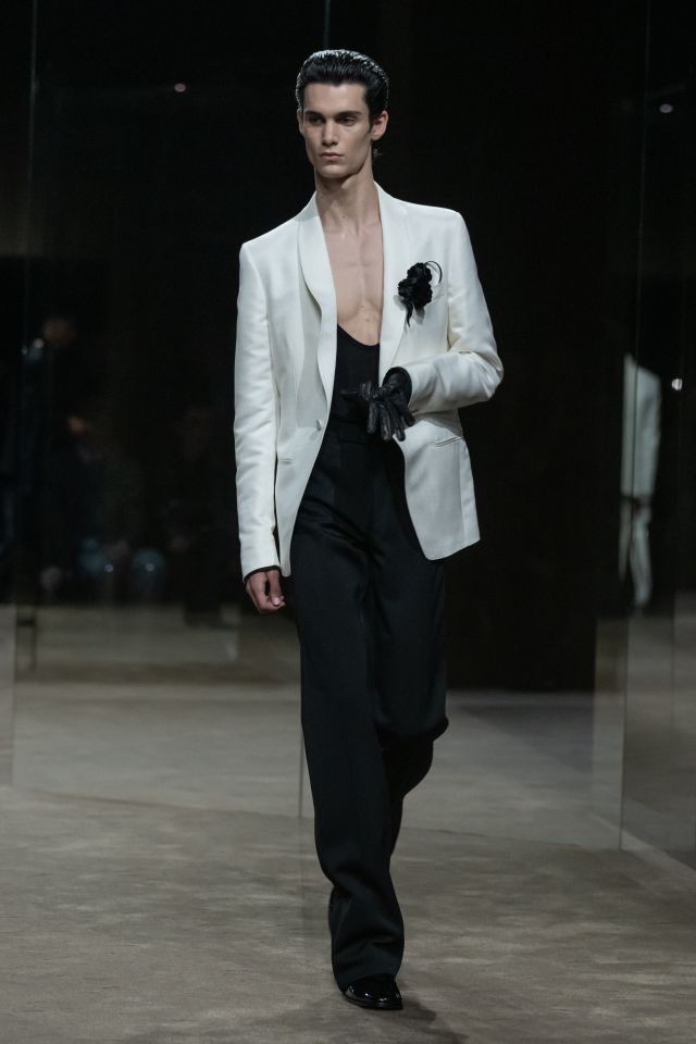 من مجموعة أزياء Tom Ford لربيع وصيف 2027