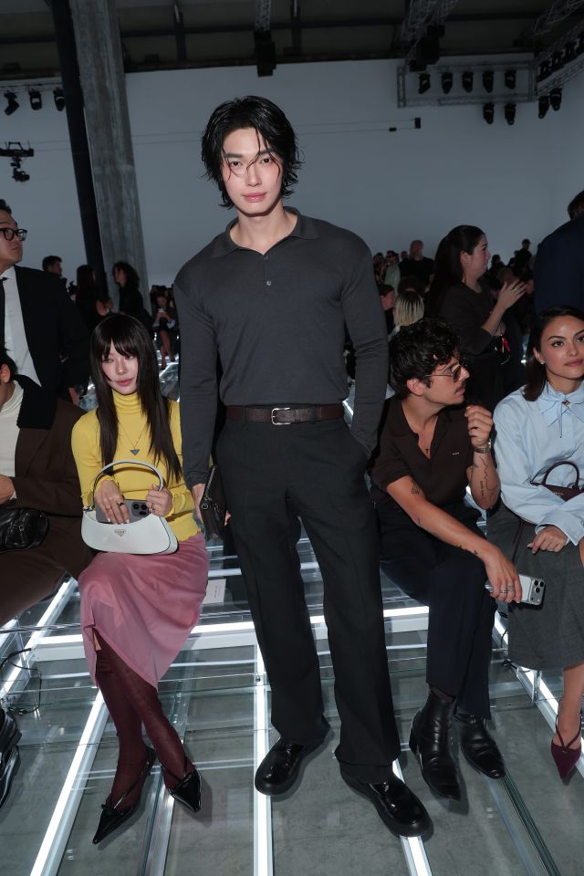 Win Metawin في عرض Prada لربيع وصيف 2027