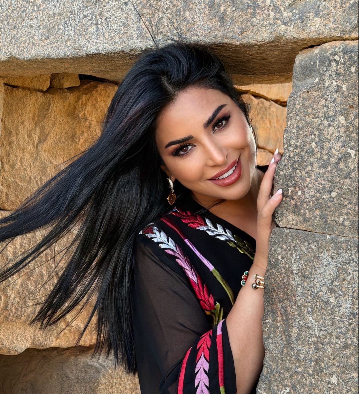 هل حصل طليق نجاح المساعيد على البراءة؟ تفاصيل الحكم وسرقة 5 مليون درهم