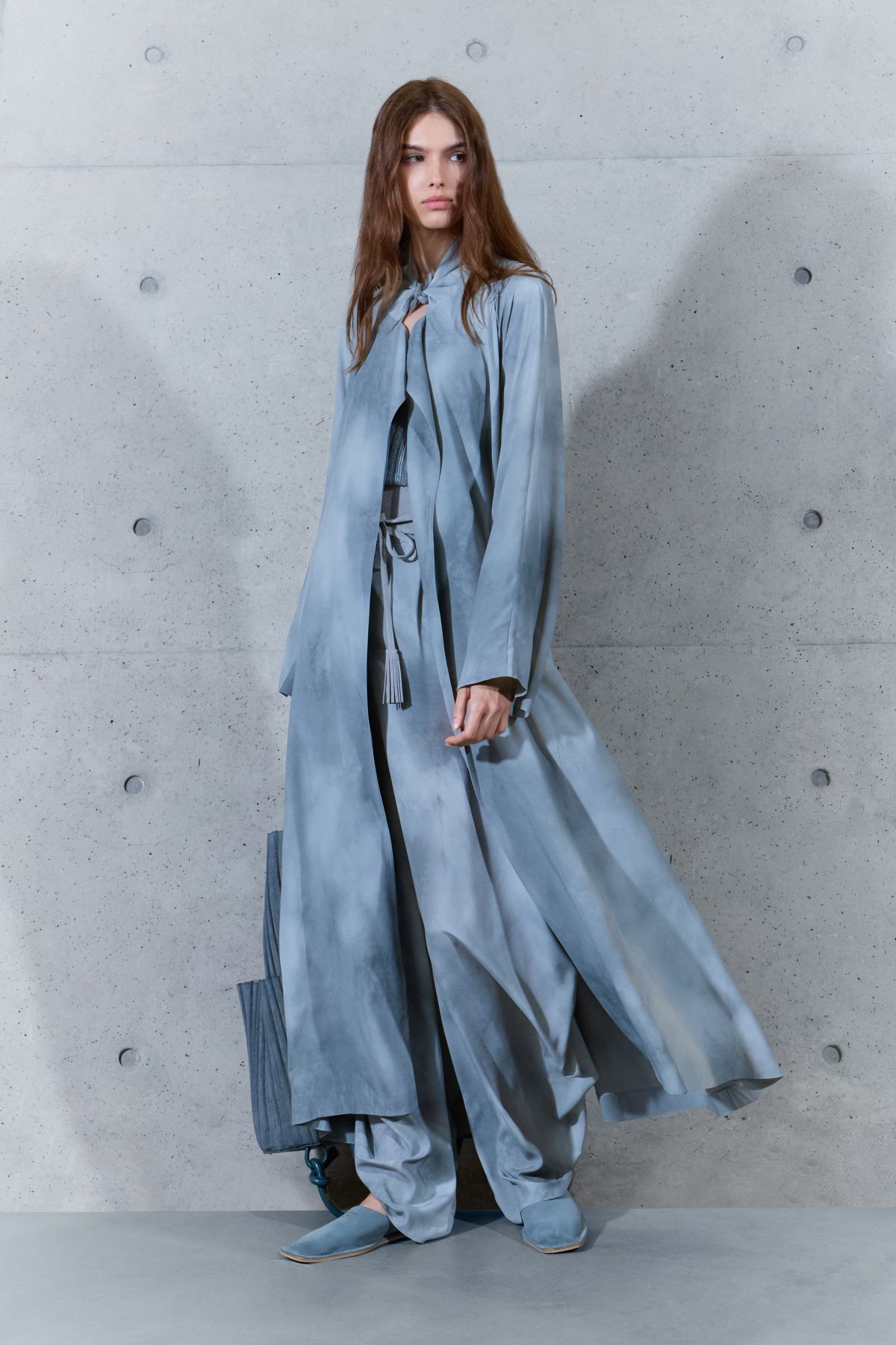 Emporio Armani آثار الزمن وحكاية الخامات