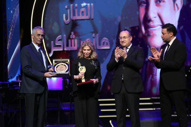 أرملة هاني شاكر تتسلّم درع تكريمه