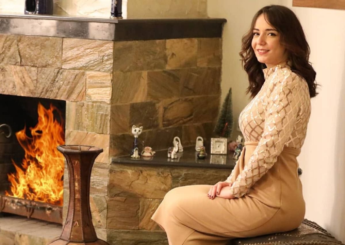 سارة درزاوي تستعين بأحمد زكي للكشف عن فساد الوسط الفني