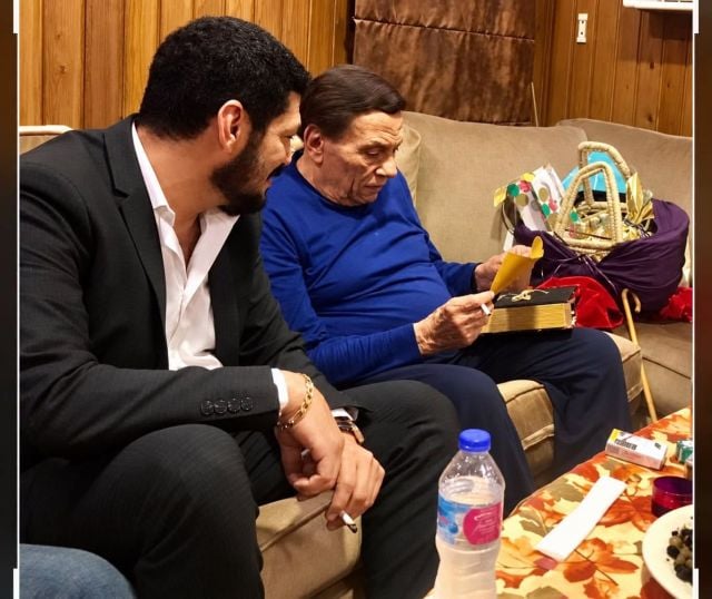 باسم سمرة يكشف عن صورة نادرة تجمعه مع عادل إمام ويوجّه إليه رسالة