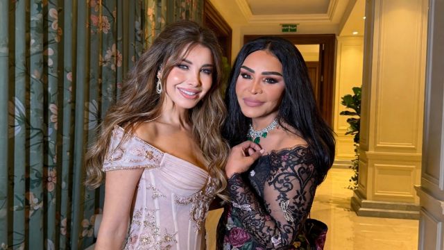 الزمرد والدانتيل.. أحلام ونانسي عجرم تخطفان الأنظار في زفاف آل الصباح