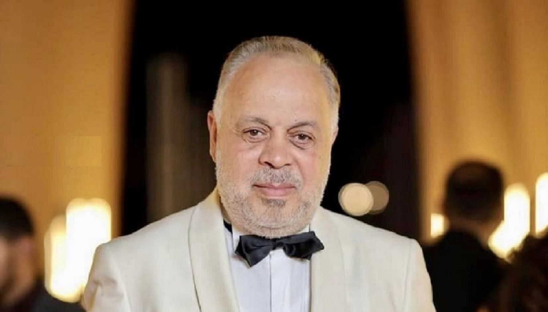 أشرف زكي يهاجم نجوى إبراهيم بسبب تصريحاتها عن 