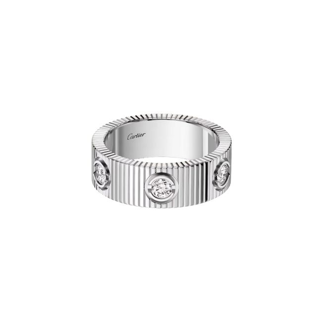 خاتم من Cartier بتصميم أنيق وفاخر