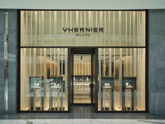 رؤية متجددة: VHERNIER تحتفي بإعادة افتتاح متجرها في 