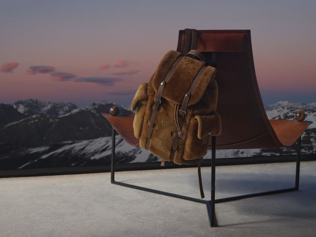 حقيبة من Louis Vuitton بتصميم شتوي يجمع الفخامة والعصرية