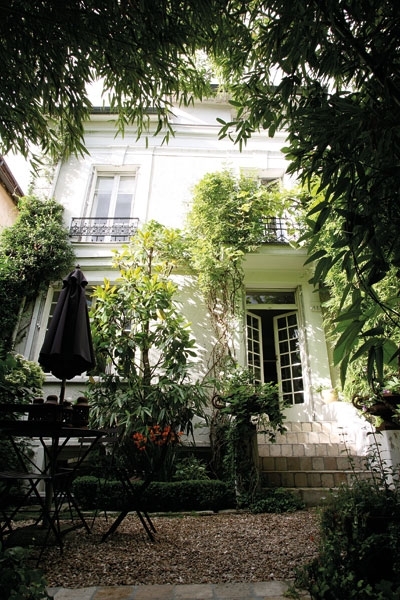 إدوارد شيرش في فيلا ‘آماليا’ بباريس...