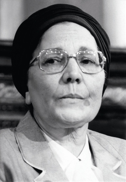 الدكتورة فوزية عبد الستار