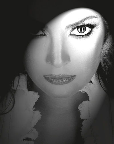 والد سوزان ومحاميتها وهاتفها المحمول 