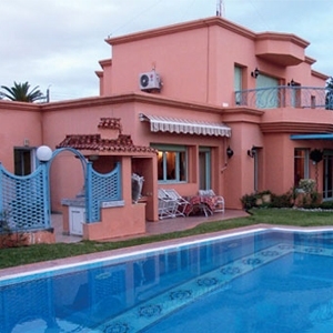 مسكن الأحلام الوردية