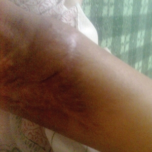 سعودية تتهم شقيقها وخالها بإبعادها من السعودية بطريقة غير شرعية