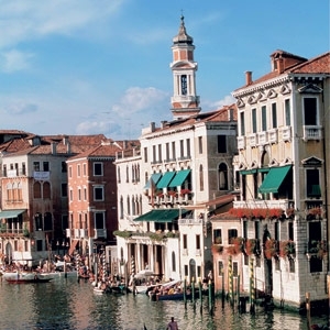 هكذا تصطاد 'البندقية' القلوب... 