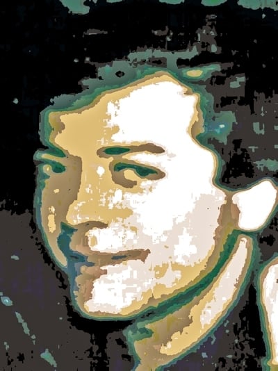  رجل أعمال يقتل زوجته وابنيه وينتحر