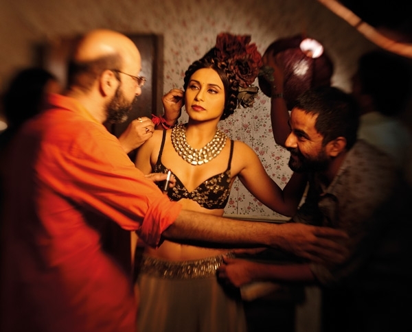 هل تستفيق بوليوود من الحلم الهوليوودي بعد 100 عام؟