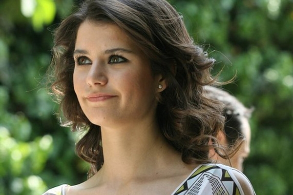 نجمات تركيا يكشفن أسرار جمالهن ورشاقتهن