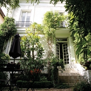 إدوارد شيرش في فيلا ‘آماليا’ بباريس...