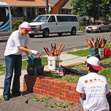 متطوعو 'تكاتف' الإمارات 
