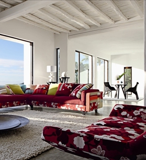 الأرائك سيدات الأمكنة وسادتها!