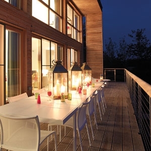 جايد جاغر توقّع منزل البحيرة...