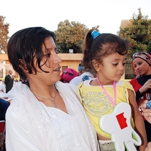 طمع الزوجة قاد الأسرة كلها إلى السجن!