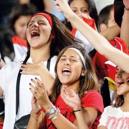 هوس كرة القدم يجتاح عالم الفتيات في الكويت