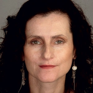 قصة لبيني سيمبسن في 'البوتقة'