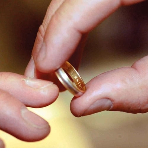 سعوديات متزوجات من أجانب وحقوق أبنائهن