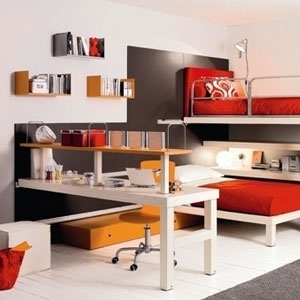 أحمر منفرد على قطع الأثاث!