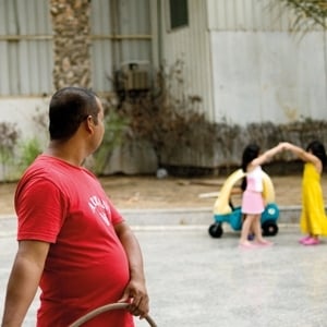 التحرش الجنسي يرقد في قلوب فتياتها دون تبليغ