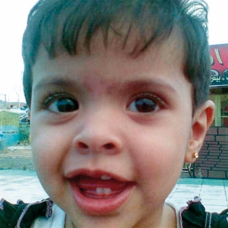  أب يقتل أبناءه الثلاثة ويسلم نفسه لرجال الأمن