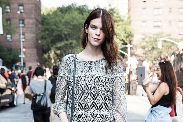 من شوارع باريس... الدانتيل