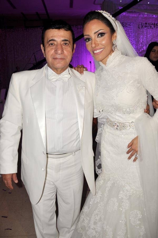 أركان فؤاد وتهنئة لابنته ريم