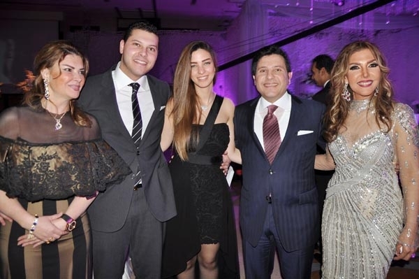 نادية مصطفى وهاني شاكر وزوجته ونجله وزوجته