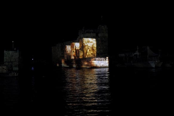 قلعة جبيل البحرية عبر انعكاسات ثلاثية الأبعاد