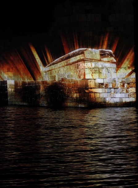 قلعة جبيل البحرية عبر انعكاسات ثلاثية الأبعاد