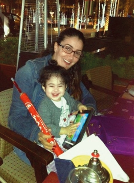 حفيدتي طفلة غير تقليدية وأعيش معها مشاعر لم أعرفها من قبل