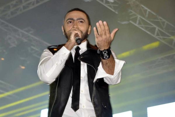 ساعة يد تامر خطفت الأنظار