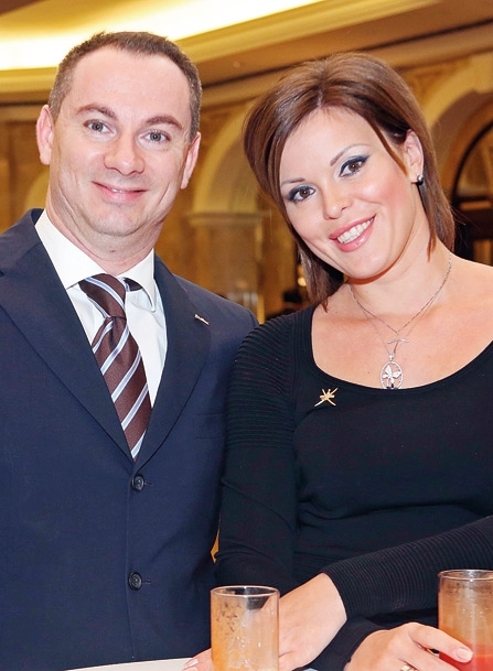 آنا و كوستا كوروتسيدس