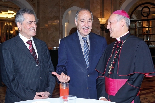 السفير البابوي والنائب عباس هاشم وسفير سوريا