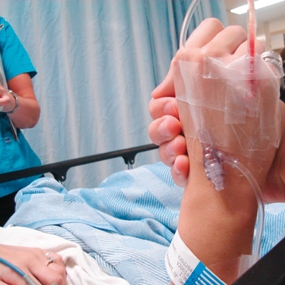 زواج الفتاة السليمة بمريض الإيدز حرية أم انتحار؟ 