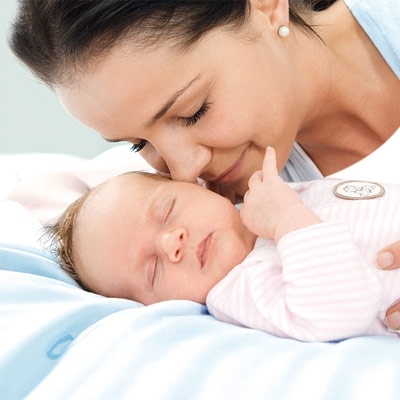 طبيب التوليد...