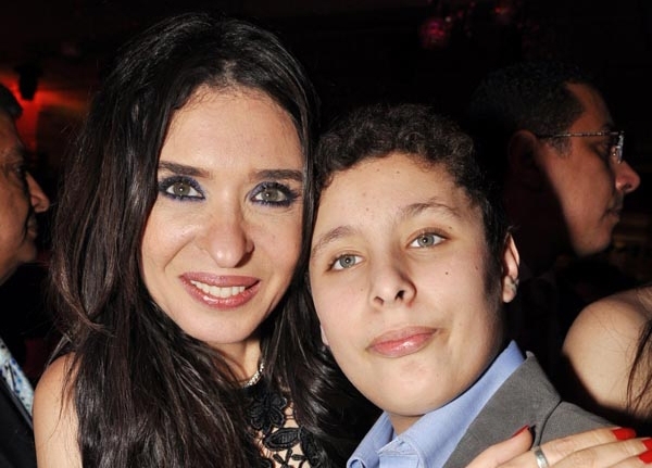 أول ظهور لدينا مع ابنها