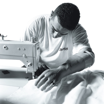 مُعوّقون يقهرون الإعاقة