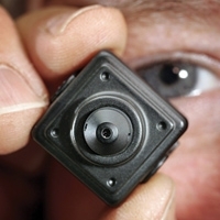 'المتلصصون' ضحايا طفولتهم... وضحاياهم من النواعم