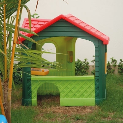 بعد مقتل طفلة على يد خادمة...