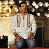 هل يجوز لأهل الفن رفع الأذان وتسجيل القرآن؟